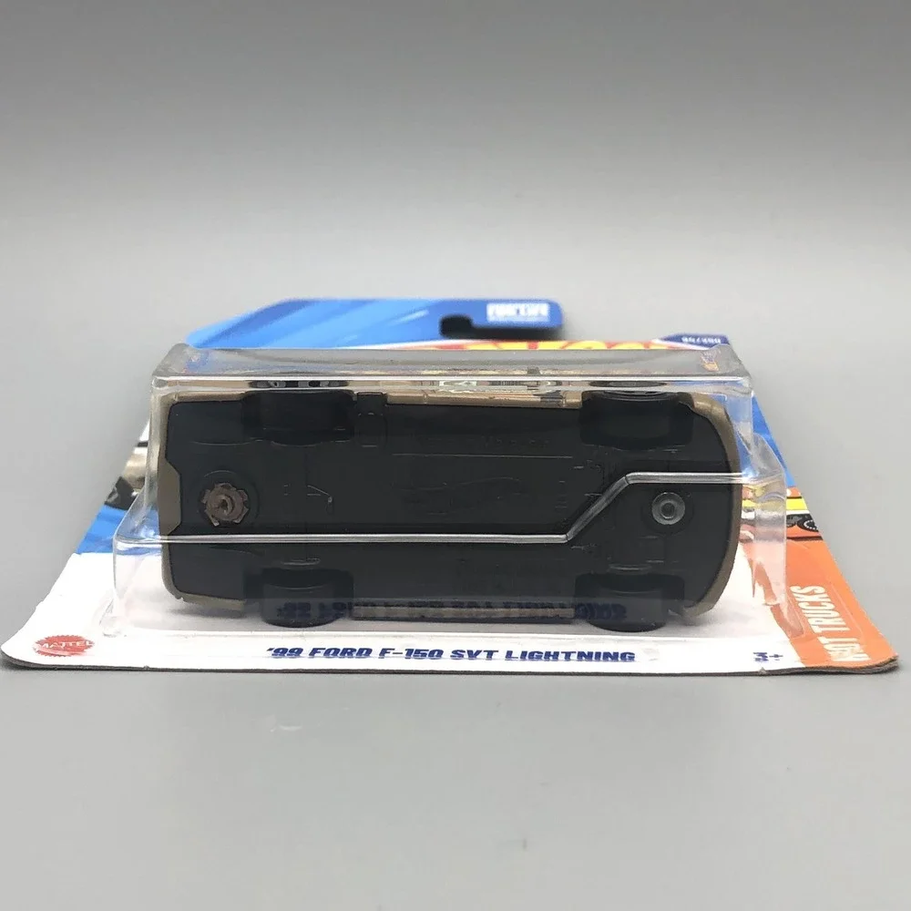 Hot Wheels 1999 Ford F-150 SVT Lightning‎ Hot Trucks Pickup Diecast 1/64 Scale